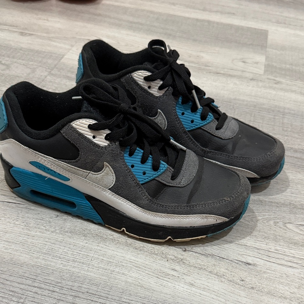 Nike Kids Sneakers - Black, Gray, and Blue